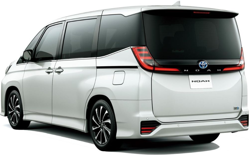 New Toyota Noah Hybrid Aero Body photo: Rear view image