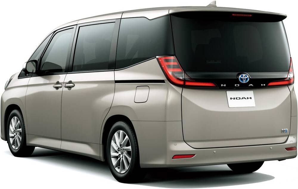 New Toyota Noah Hybrid photo: Rear view image