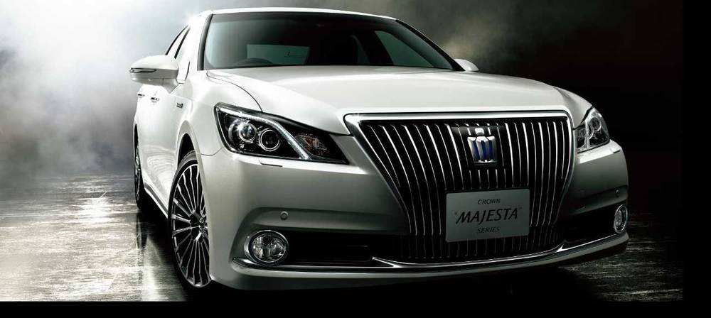 Toyota crown majesta 2020